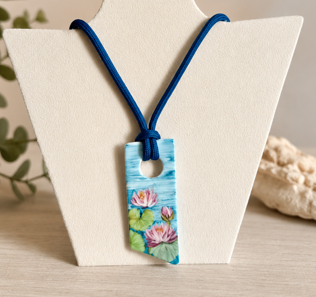 Collana dipinta a mano "Ninfee di Monet"
