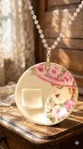 Collana con ciondolo in porcellana dipinta a mano e perline rosa
