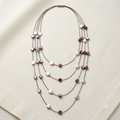 Collana girocollo multifilo in acciaio color argento con perline viola e bianche